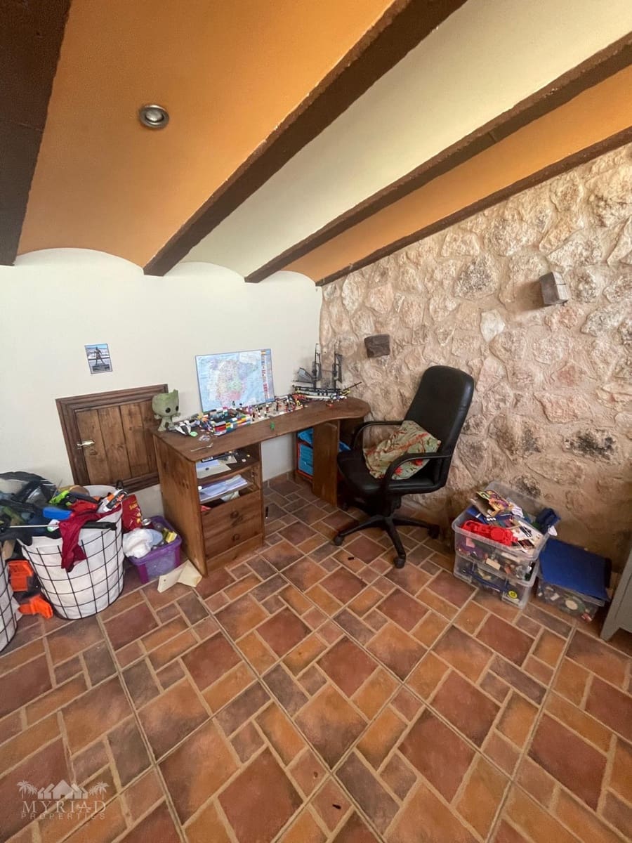 Casa de 3 habitaciones en Pinoso en venta con garaje - 370.000 € (Ref: 10062439)