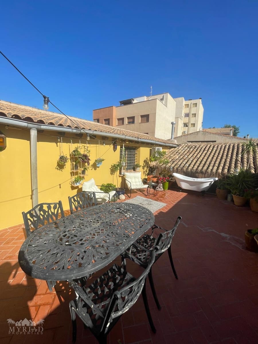 Casa de 3 habitaciones en Pinoso en venta con garaje - 370.000 € (Ref: 10062439)