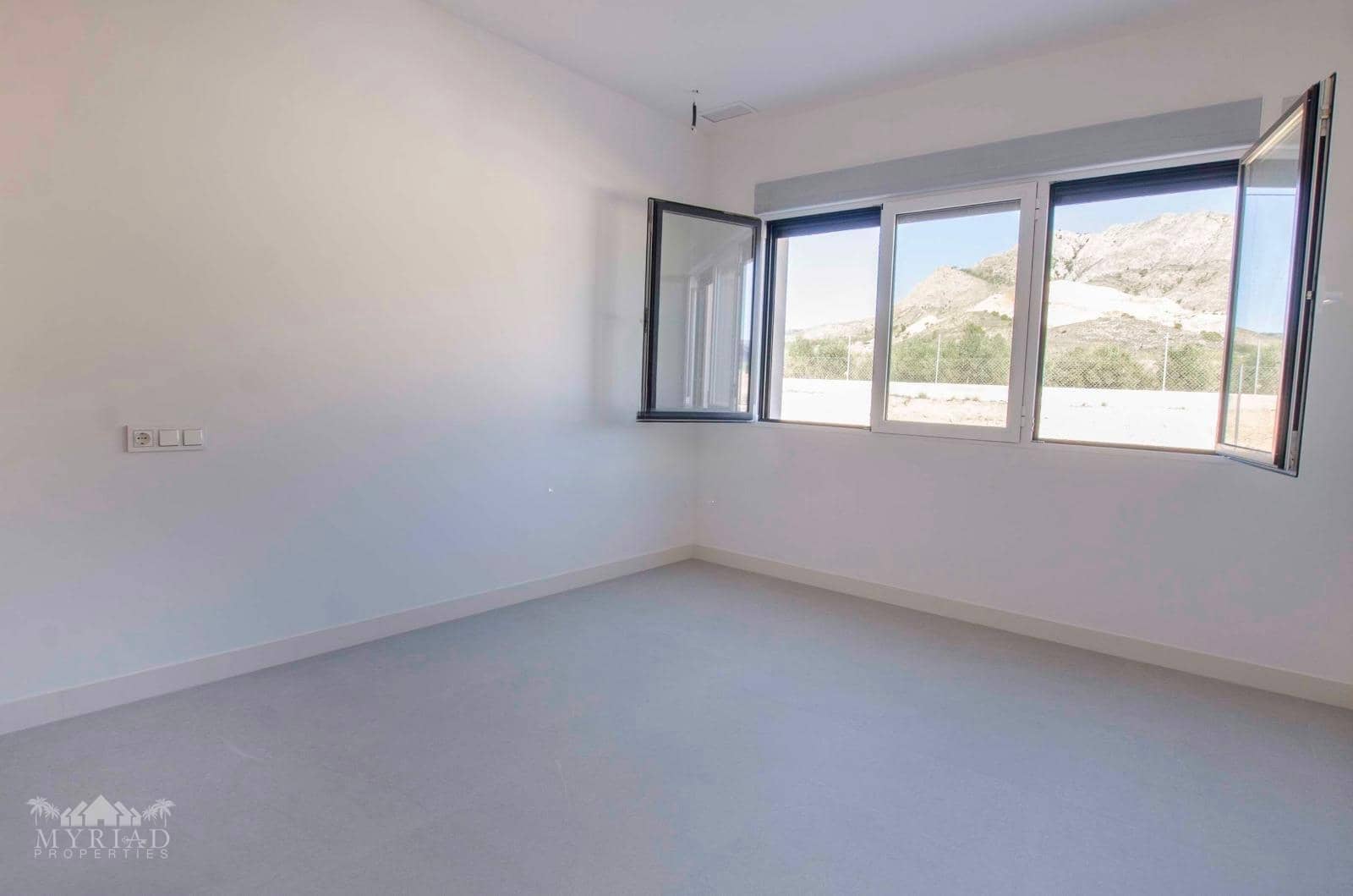 Chalet de 3 habitaciones en Macisvenda en venta - 439.995 € (Ref: 10062445)