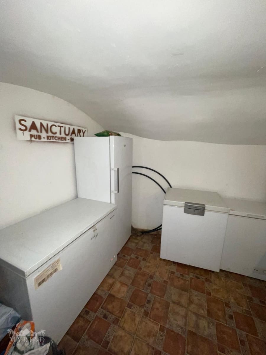 Kommersiell til salgs i Pinoso - € 139 995 (Ref: 10062453)