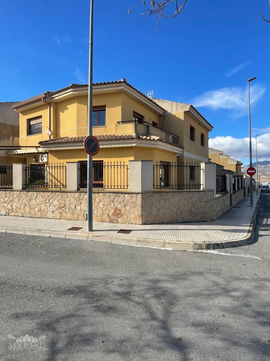 4 sovrum Villa till salu i Pinoso med garage - 235 000 € (Ref: 10062455)