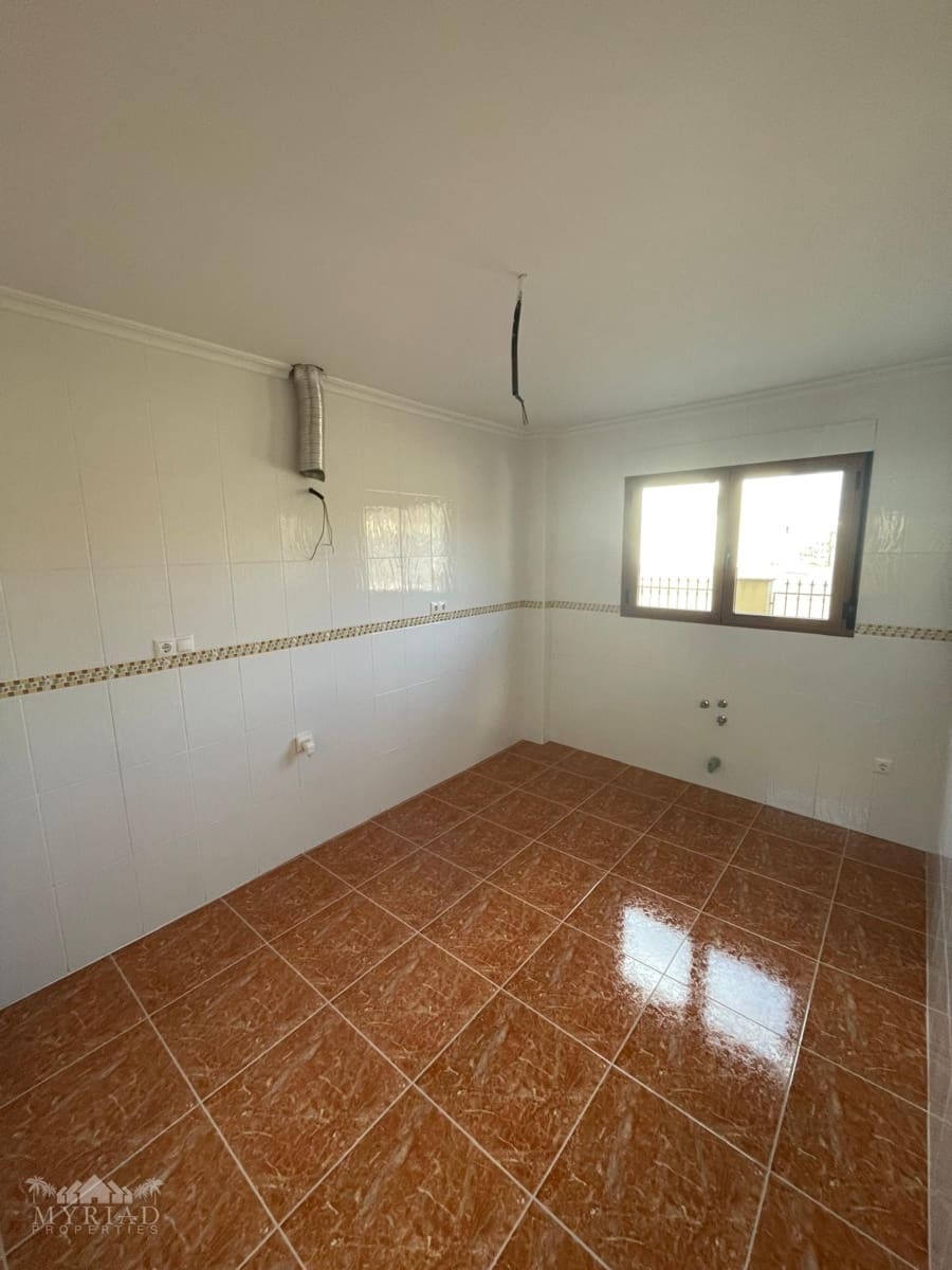 4 soveværelse Villa til salg i Pinoso med garage - € 235.000 (Ref: 10062455)