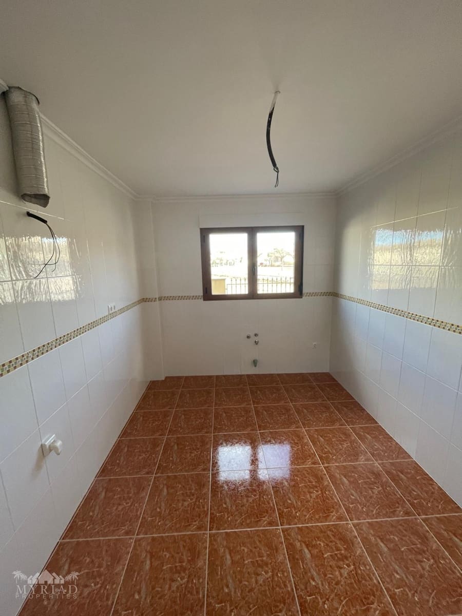 4 soveværelse Villa til salg i Pinoso med garage - € 235.000 (Ref: 10062455)