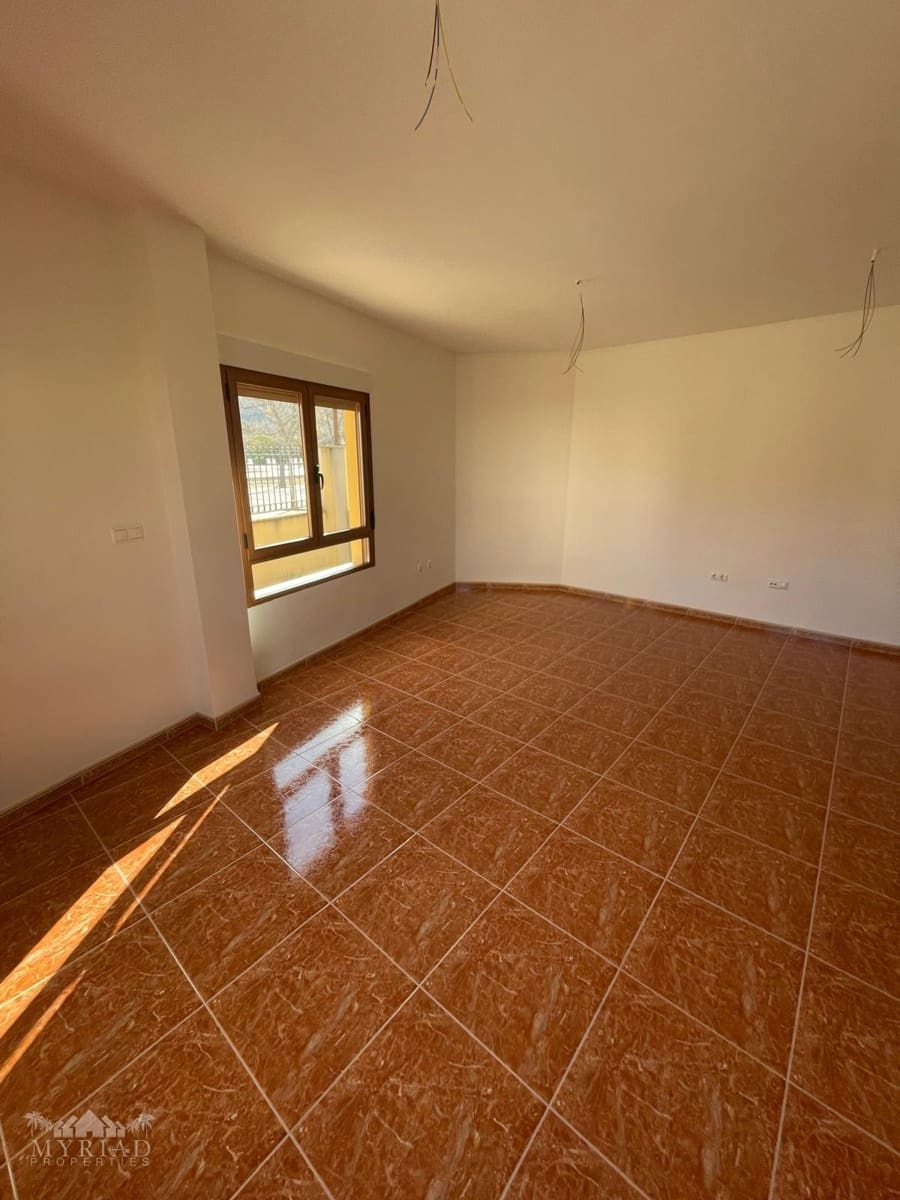 4 soveværelse Villa til salg i Pinoso med garage - € 235.000 (Ref: 10062455)