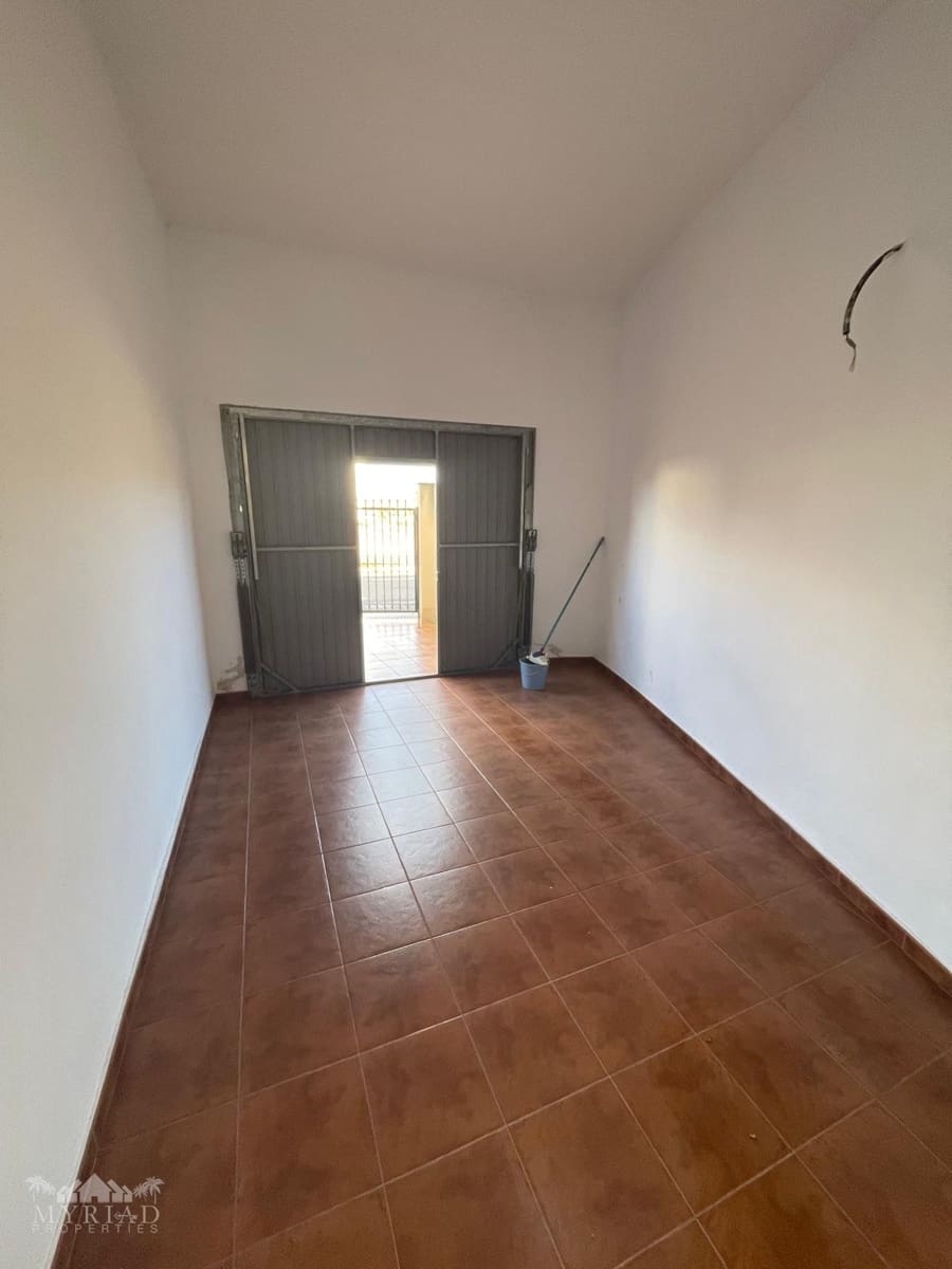 4 soveværelse Villa til salg i Pinoso med garage - € 235.000 (Ref: 10062455)