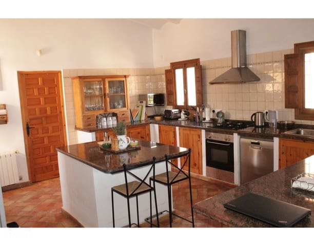 5 soveværelse Finca/Landehus til salg i Casas de Ibañez, Pinoso med swimmingpool garage - € 359.995 (Ref: 10062462)