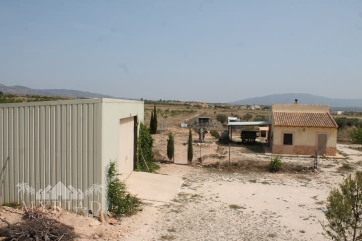 4 bedroom Finca/Country House for sale in Pinoso with garage - € 324,000 (Ref: 10062465)