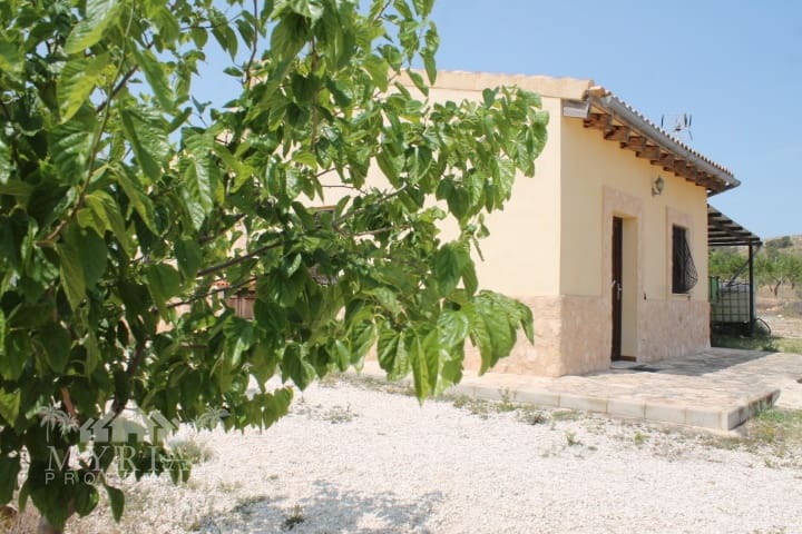 4 bedroom Finca/Country House for sale in Pinoso with garage - € 324,000 (Ref: 10062465)