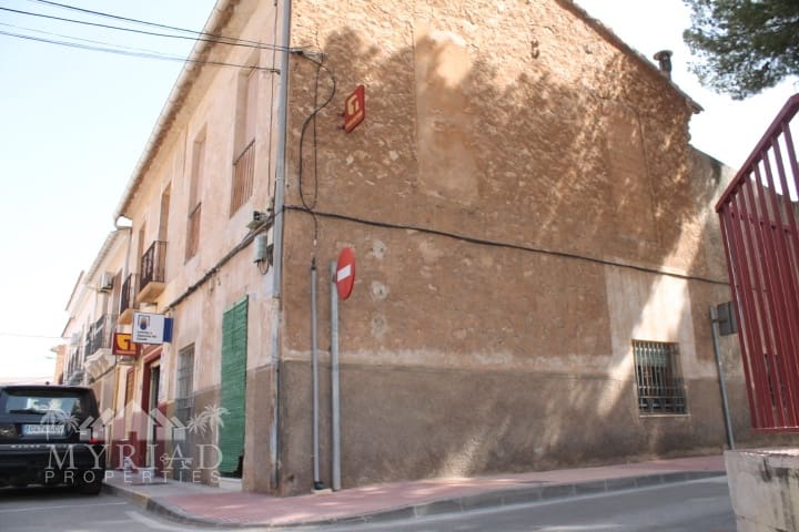 5 soverom Hus til salgs i Pinoso med garasje - € 113 300 (Ref: 10062466)