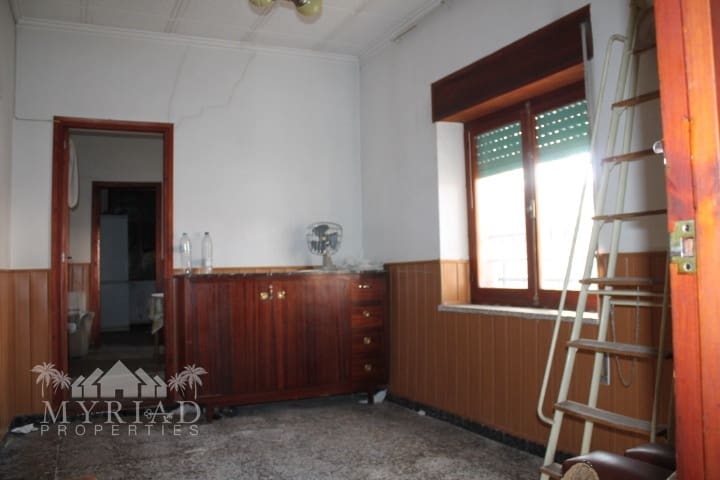 5 soverom Hus til salgs i Pinoso med garasje - € 113 300 (Ref: 10062466)