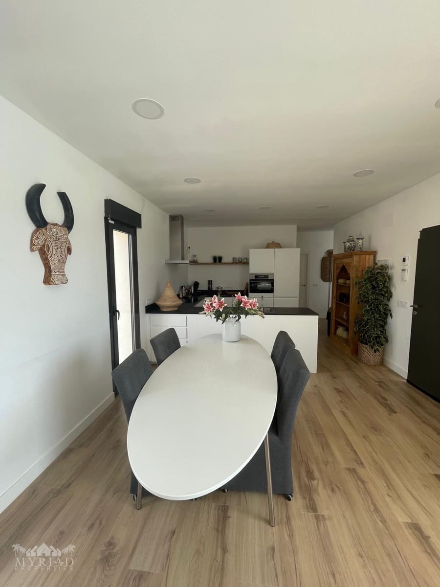Casa de 3 habitaciones en Pinoso en venta con piscina - 399.900 € (Ref: 10062468)