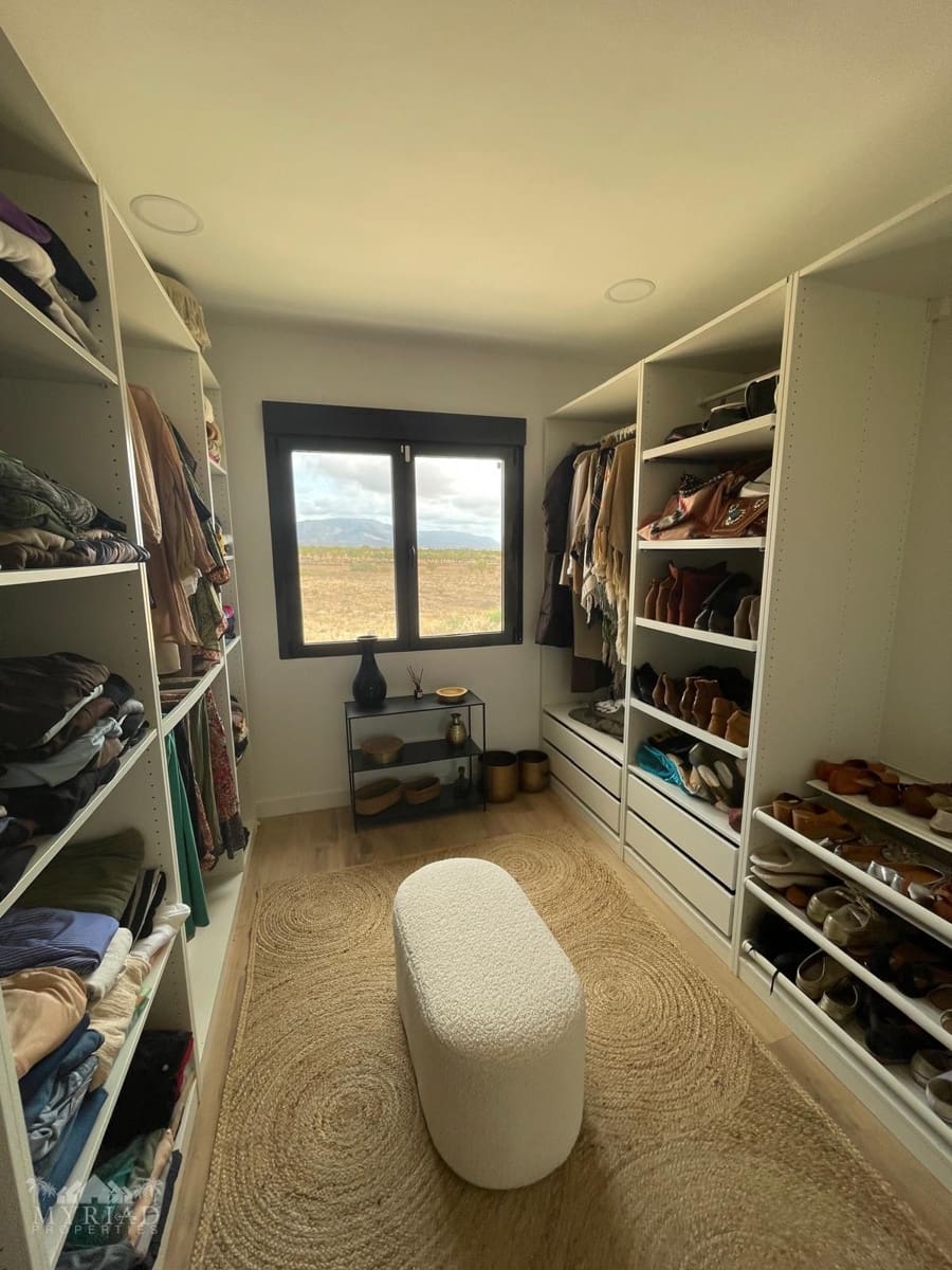 Casa de 3 habitaciones en Pinoso en venta con piscina - 399.900 € (Ref: 10062468)