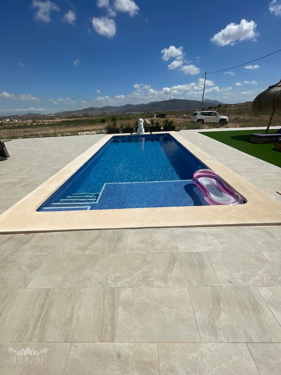 Casa de 3 habitaciones en Pinoso en venta con piscina - 399.900 € (Ref: 10062468)