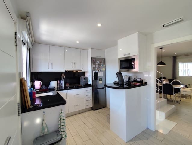 4 chambre Villa/Maison Mitoyenne à vendre à Parque Acuático - Sector 25, Torrevieja avec piscine - 399 000 € (Ref: 10064051)