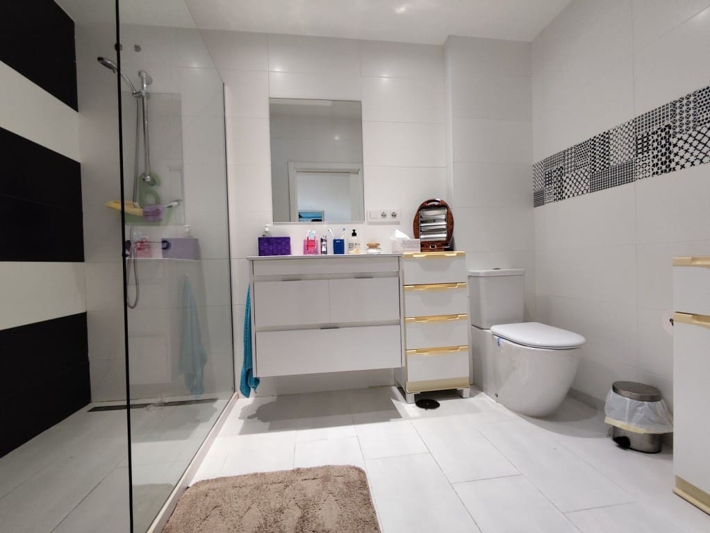 4 bedroom Townhouse for sale in Torrevieja with pool garage - € 399,000 (Ref: 10064051)