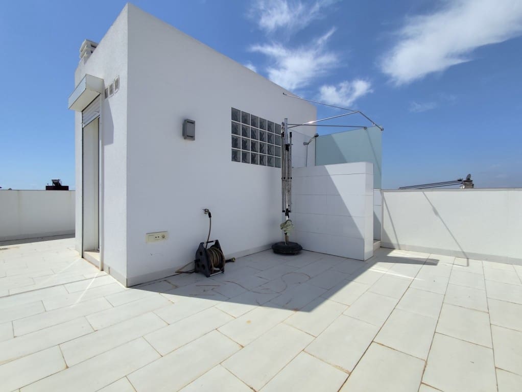 4 bedroom Townhouse for sale in Torrevieja with pool garage - € 399,000 (Ref: 10064051)