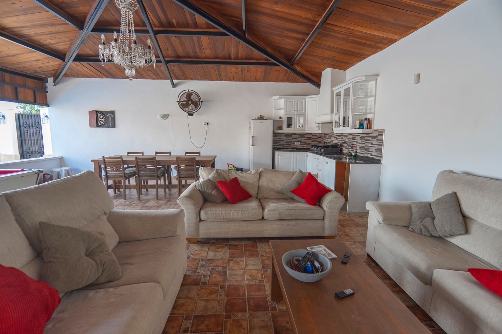 6 bedroom Villa for sale in Heredades with pool - € 595,000 (Ref: 10067083)