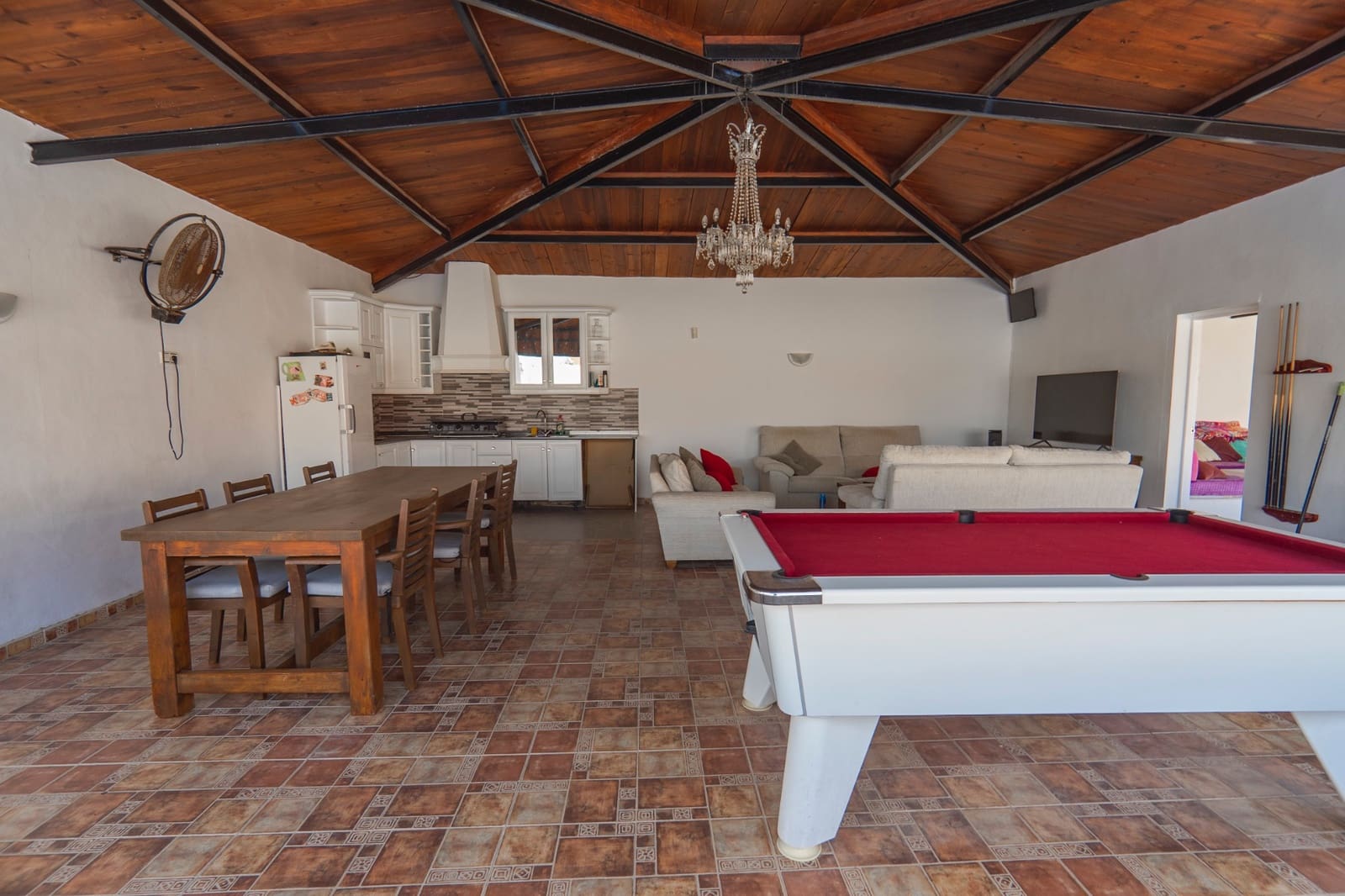 6 bedroom Villa for sale in Heredades with pool - € 595,000 (Ref: 10067083)