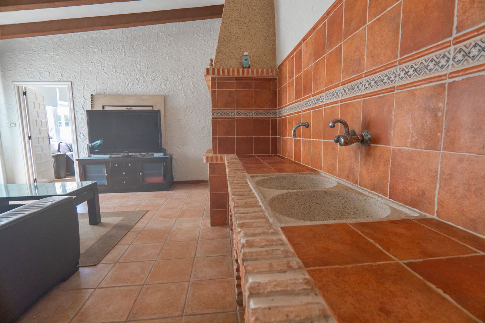 6 bedroom Villa for sale in Heredades with pool - € 595,000 (Ref: 10067083)