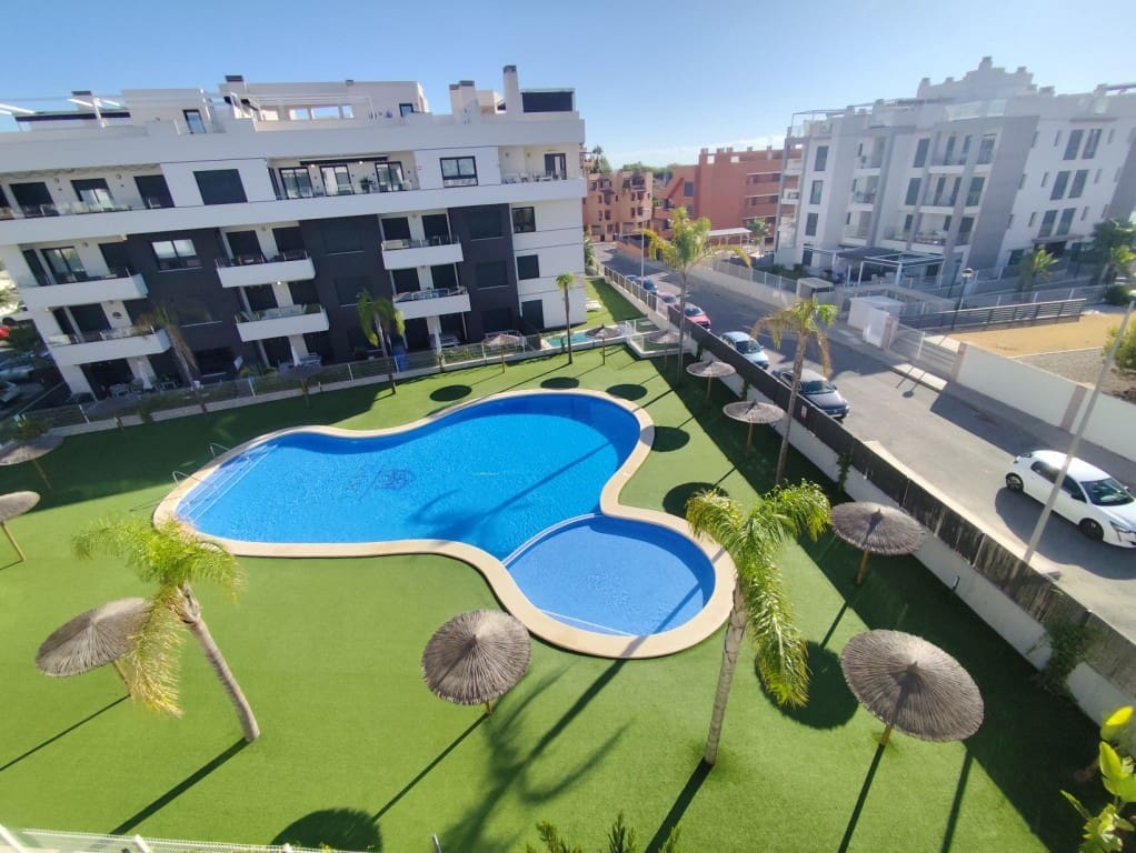 Ático de 3 habitaciones en Villamartin en venta con piscina - 345.000 € (Ref: 10075417)