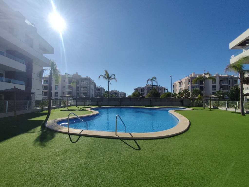 Ático de 3 habitaciones en Villamartin en venta con piscina - 345.000 € (Ref: 10075417)