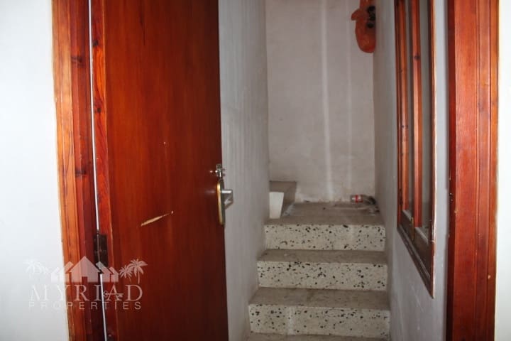 5 sovrum Hus till salu i Pinoso med garage - 113 300 € (Ref: 10077594)