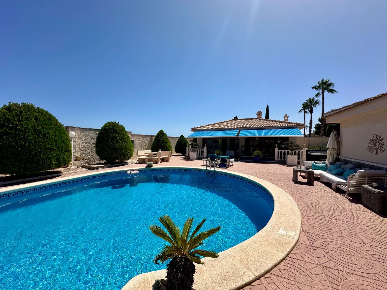 6 Zimmer Villa zu verkaufen in Ciudad Quesada mit Pool Garage - 845.000 € (Ref: 10077600)