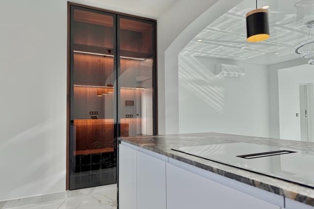 Chalet de 4 habitaciones en Ciudad Quesada, Rojales en venta con piscina garaje - 850.000 € (Ref: 10077601)