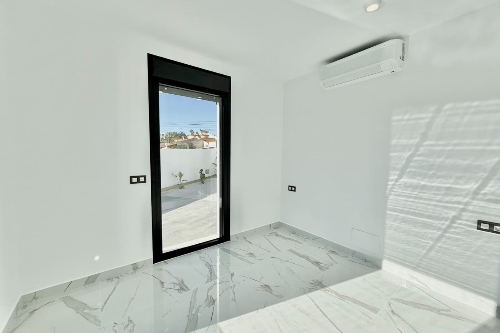 Chalet de 4 habitaciones en Ciudad Quesada en venta con piscina garaje - 850.000 € (Ref: 10077601)