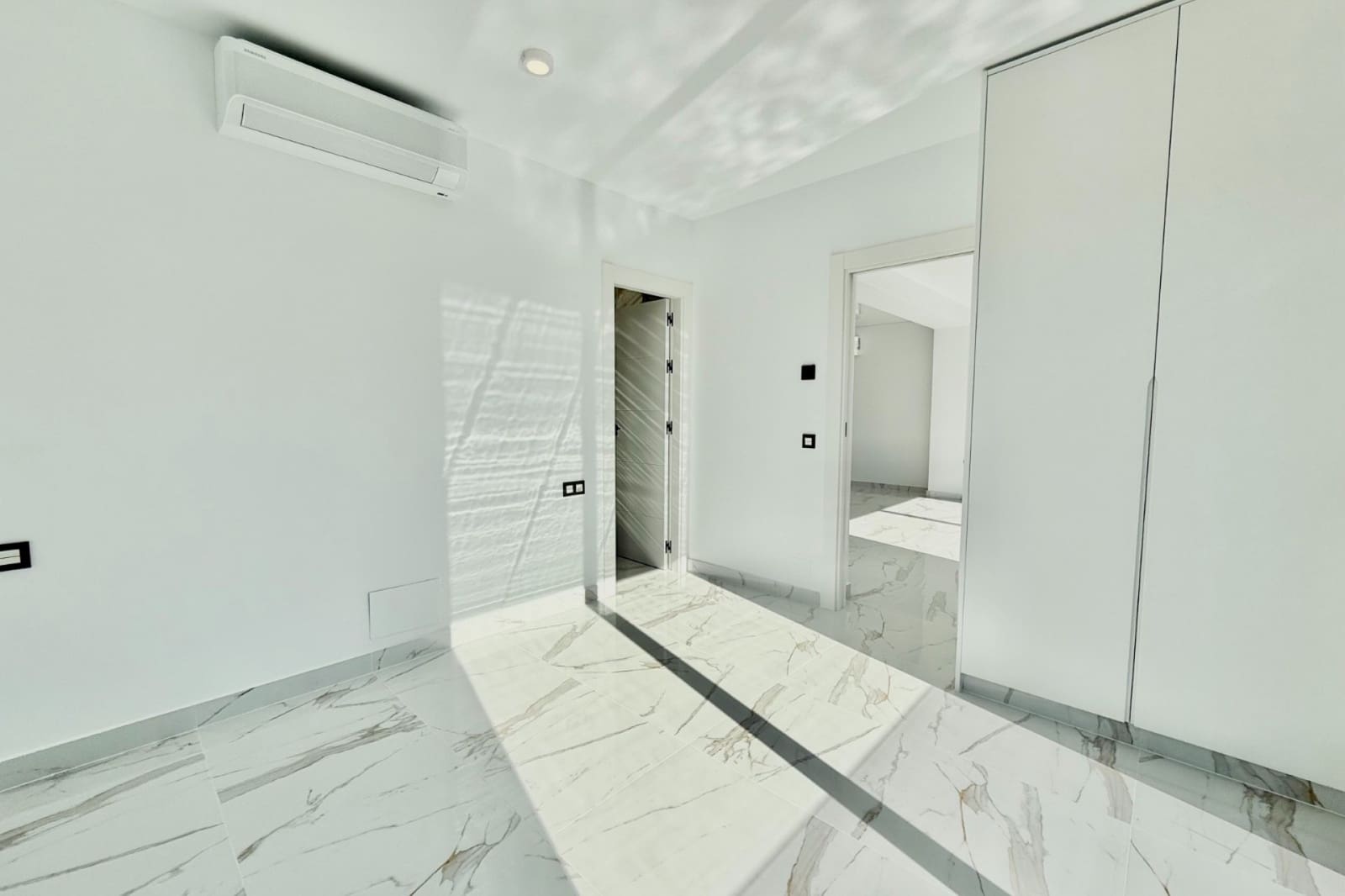 Chalet de 4 habitaciones en Ciudad Quesada en venta con piscina garaje - 850.000 € (Ref: 10077601)