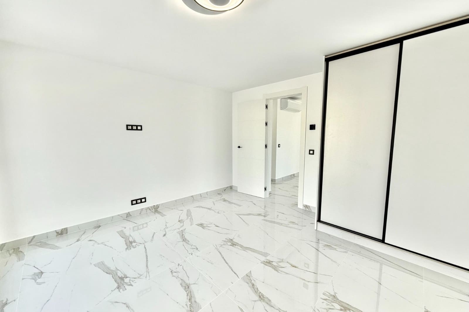 Chalet de 4 habitaciones en Ciudad Quesada en venta con piscina garaje - 850.000 € (Ref: 10077601)