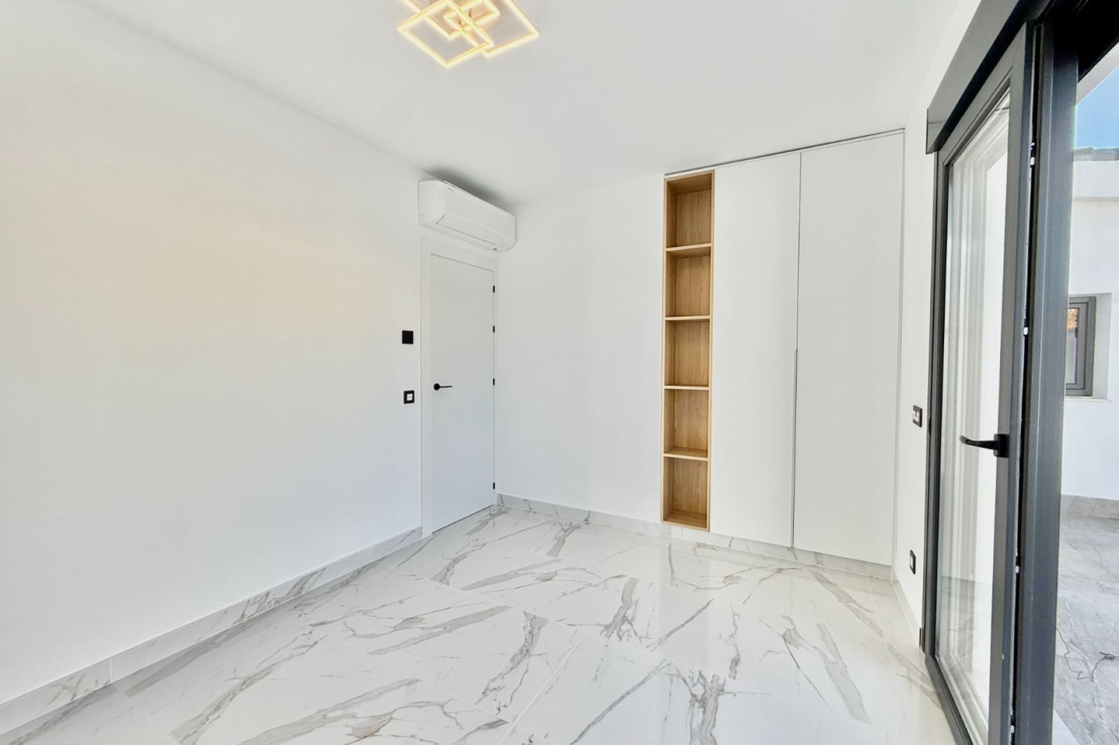 Chalet de 4 habitaciones en Ciudad Quesada en venta con piscina garaje - 850.000 € (Ref: 10077601)
