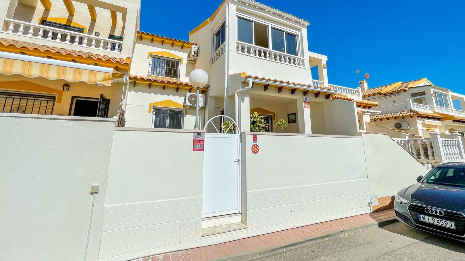 3 soveværelse Byhus til salg i Orihuela Costa med swimmingpool - € 268.800 (Ref: 10077604)