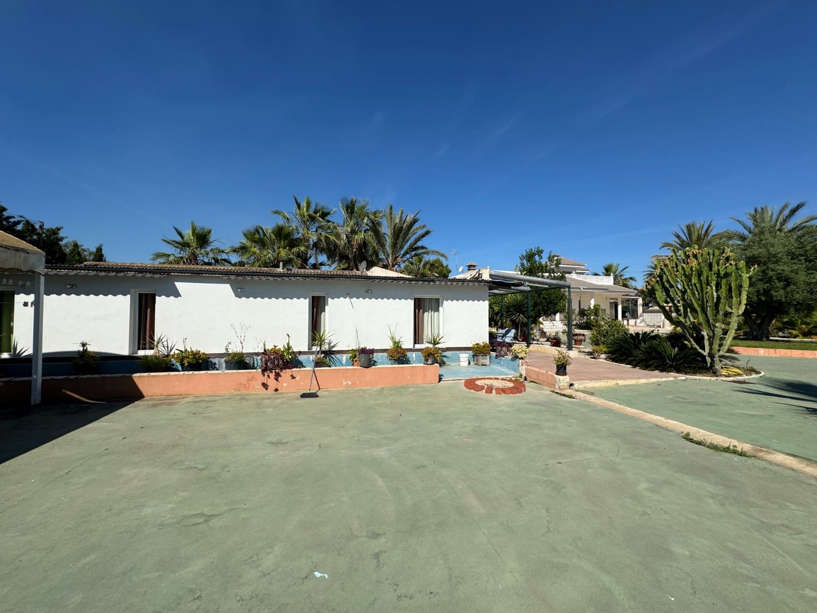 Chalet de 4 habitaciones en Valverde en venta con piscina - 699.900 € (Ref: 10077609)