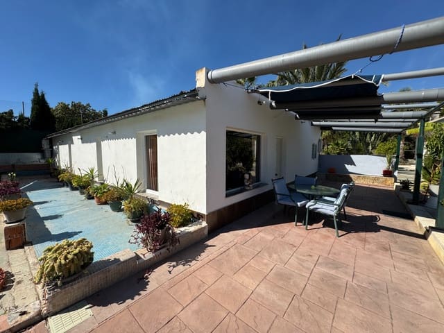Chalet de 4 habitaciones en Valverde, Elche / Elx en venta con piscina - 699.900 € (Ref: 10077609)