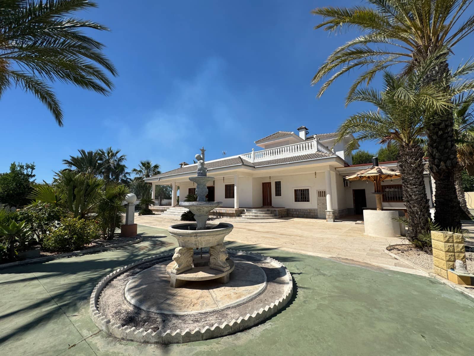 Chalet de 4 habitaciones en Valverde en venta con piscina - 699.900 € (Ref: 10077609)