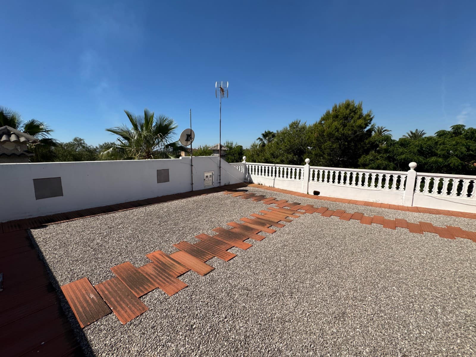 Chalet de 4 habitaciones en Valverde en venta con piscina - 699.900 € (Ref: 10077609)