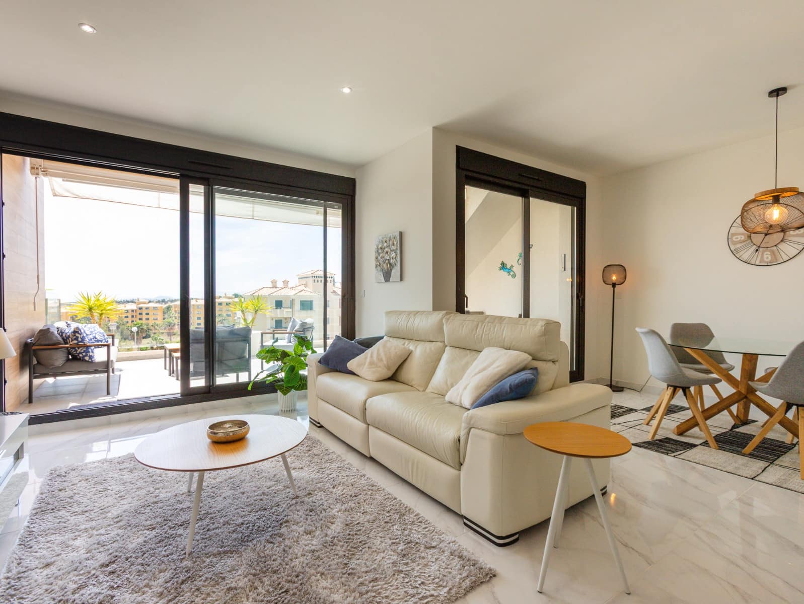 2 quarto Penthouse para venda em Villamartin com piscina - 375 000 € (Ref: 10077616)