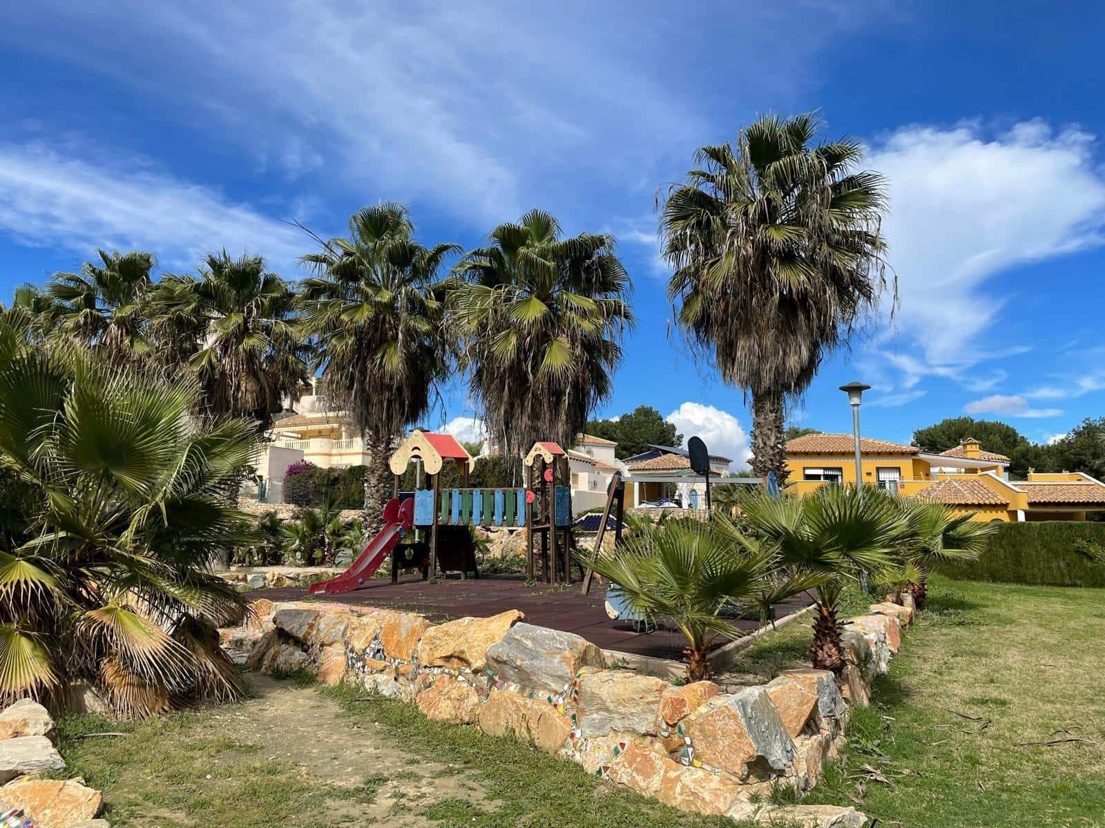 2 soverom Bungalow til salgs i Las Ramblas Golf med svømmebasseng garasje - € 175 000 (Ref: 10077724)