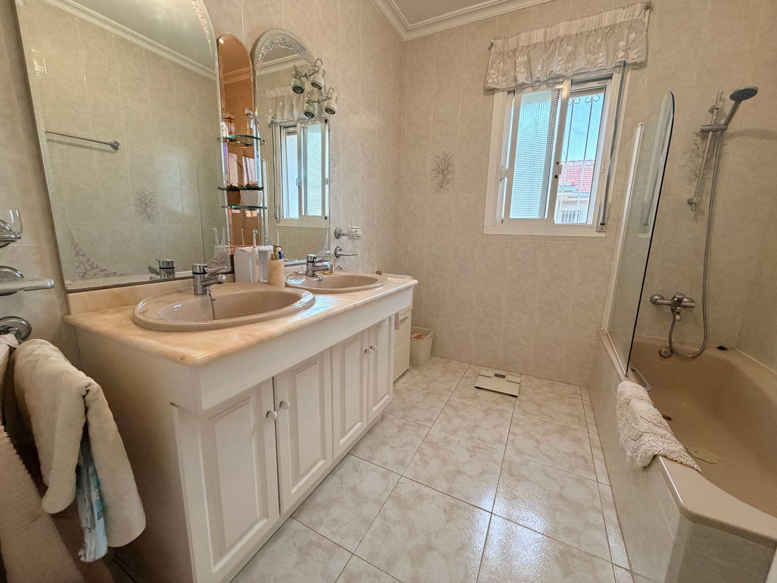 5 slaapkamer Villa te koop in Ciudad Quesada met zwembad garage - € 770.000 (Ref: 10085079)