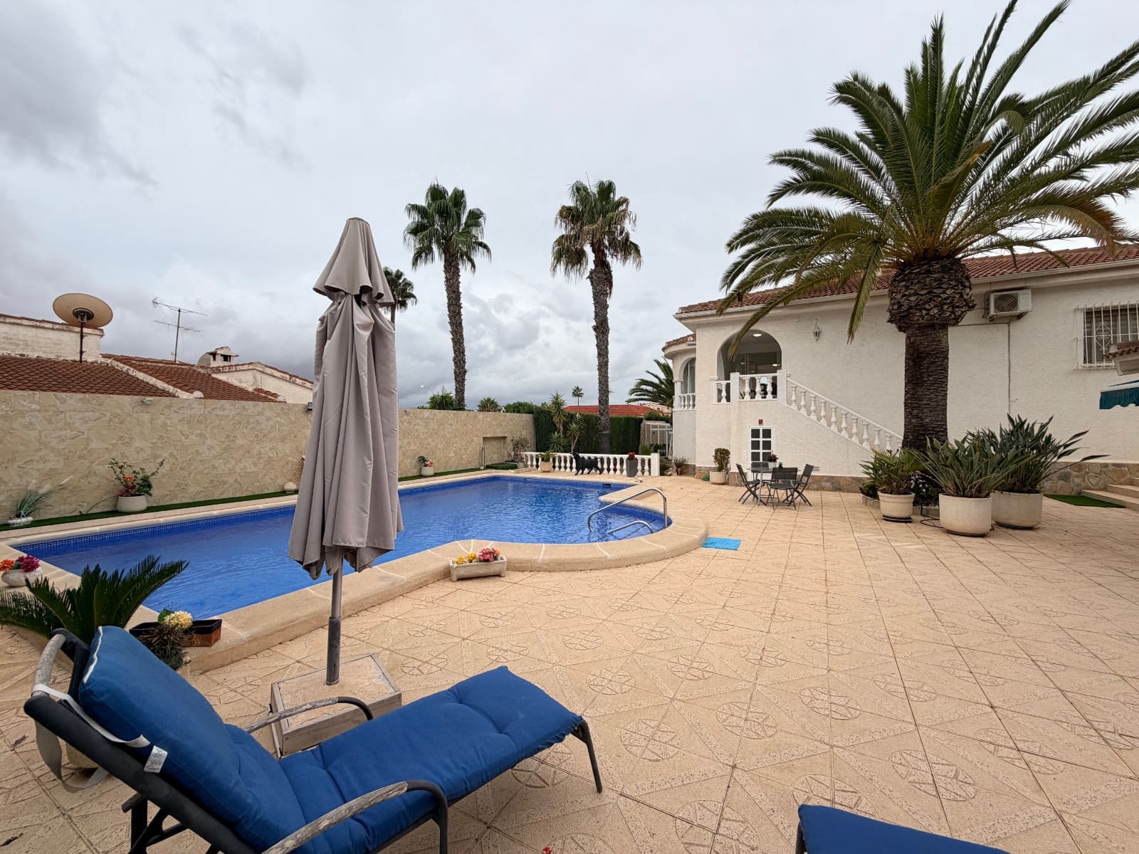 5 slaapkamer Villa te koop in Ciudad Quesada met zwembad garage - € 770.000 (Ref: 10085079)