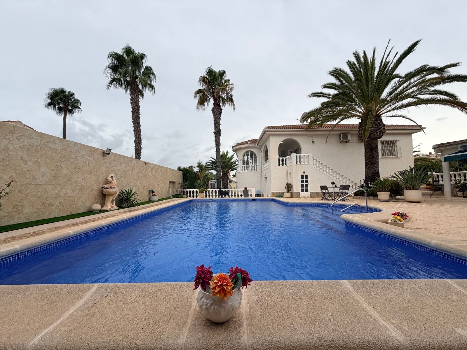 5 slaapkamer Villa te koop in Ciudad Quesada met zwembad garage - € 770.000 (Ref: 10085079)