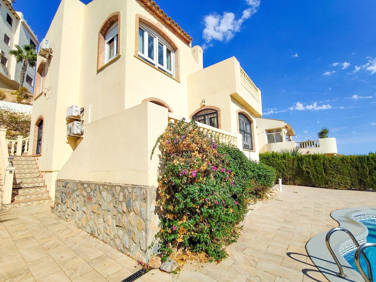 3 chambre Villa/Maison à vendre à Villamartin avec piscine garage - 430 000 € (Ref: 10085500)