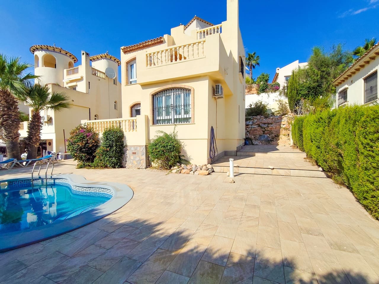 3 chambre Villa/Maison à vendre à Villamartin avec piscine garage - 430 000 € (Ref: 10085500)