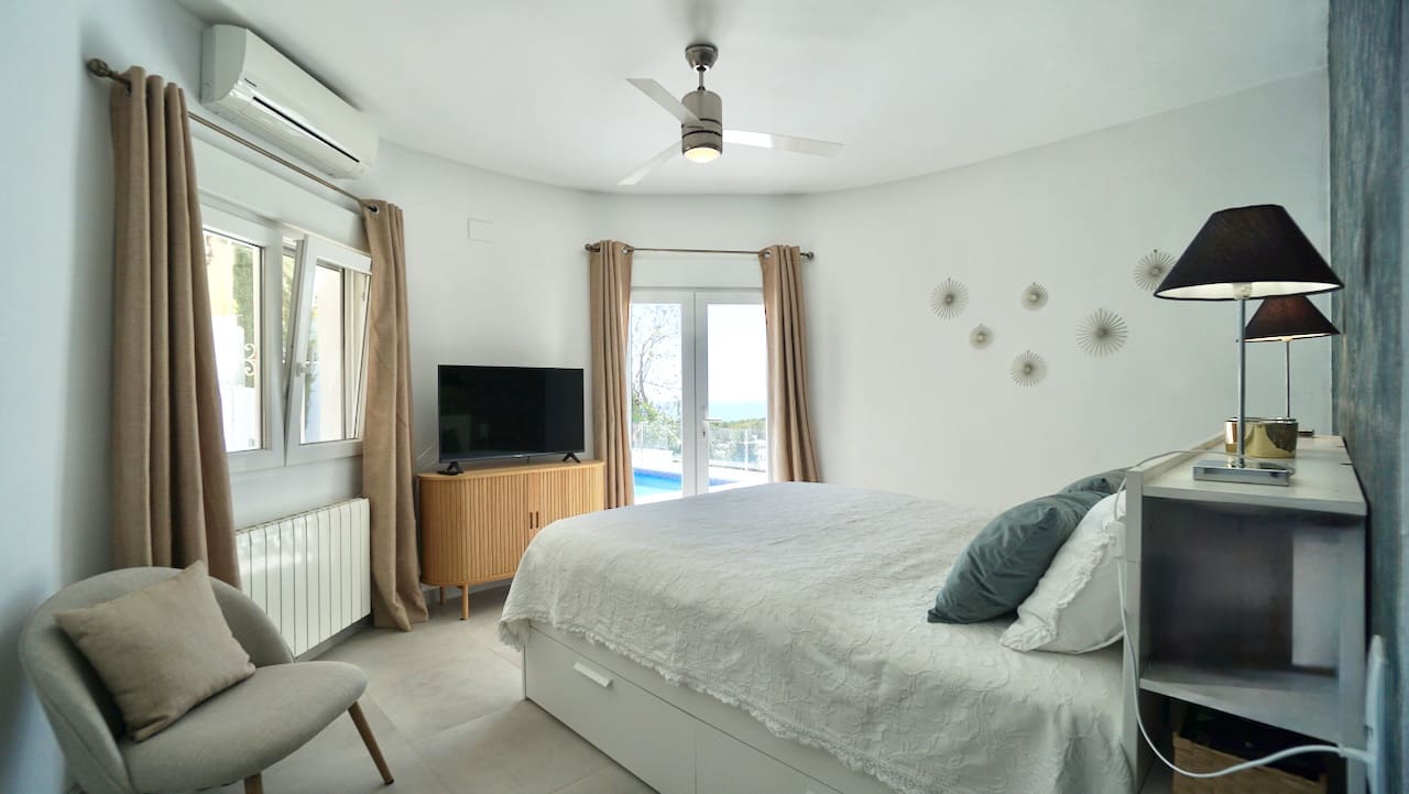 Chalet de 4 habitaciones en Moraira en venta con piscina - 1.270.000 € (Ref: 10088968)