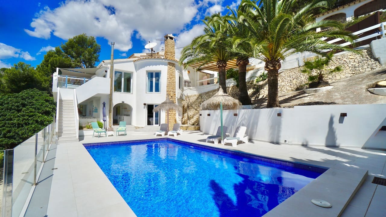 Chalet de 4 habitaciones en Moraira en venta con piscina - 1.270.000 € (Ref: 10088968)