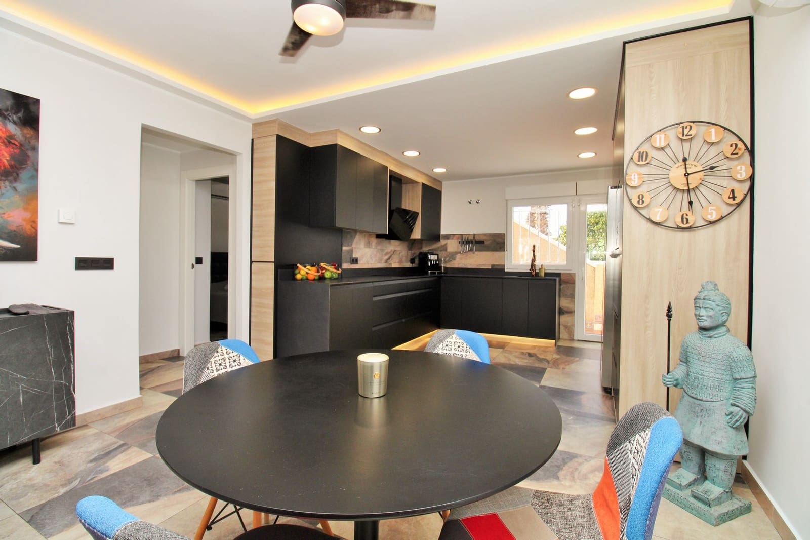 4 quarto Moradia para venda em Villamartin com piscina - 419 000 € (Ref: 10088970)