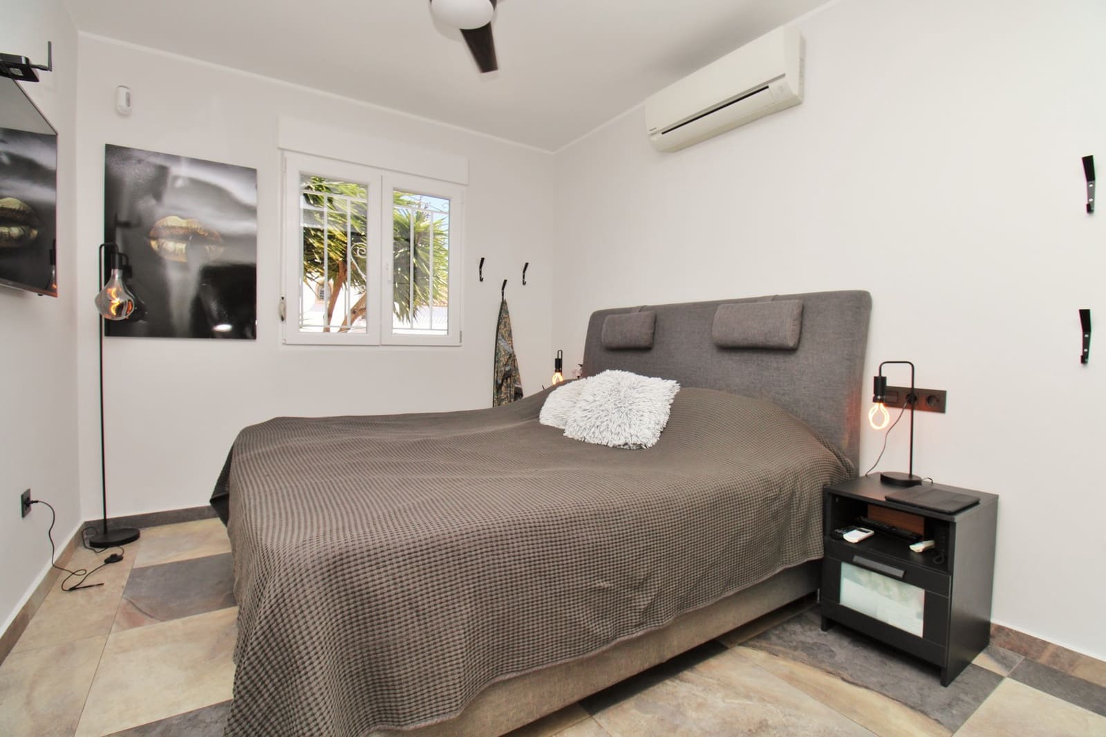 4 quarto Moradia para venda em Villamartin com piscina - 419 000 € (Ref: 10088970)
