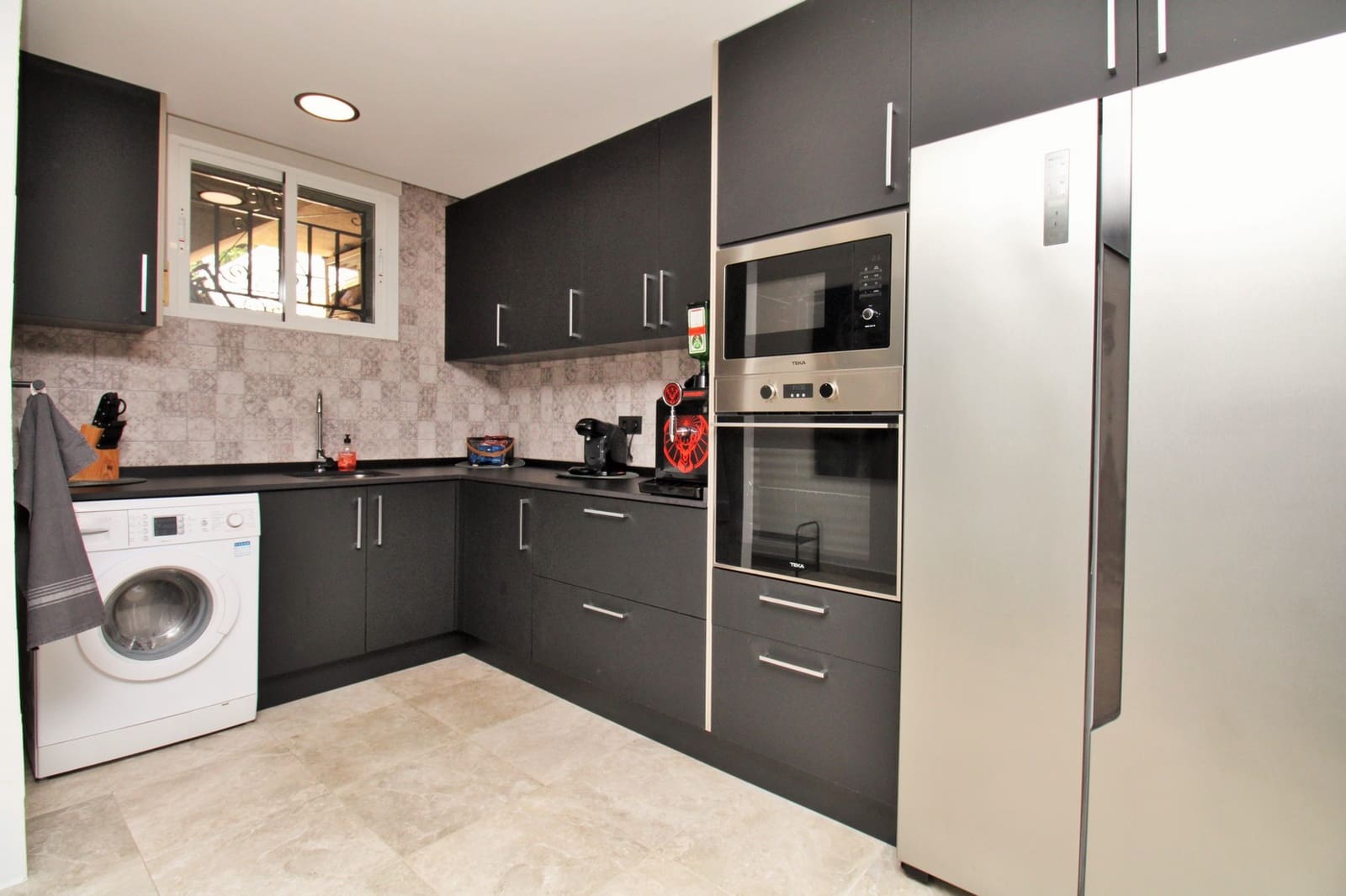 4 quarto Moradia para venda em Villamartin com piscina - 419 000 € (Ref: 10088970)