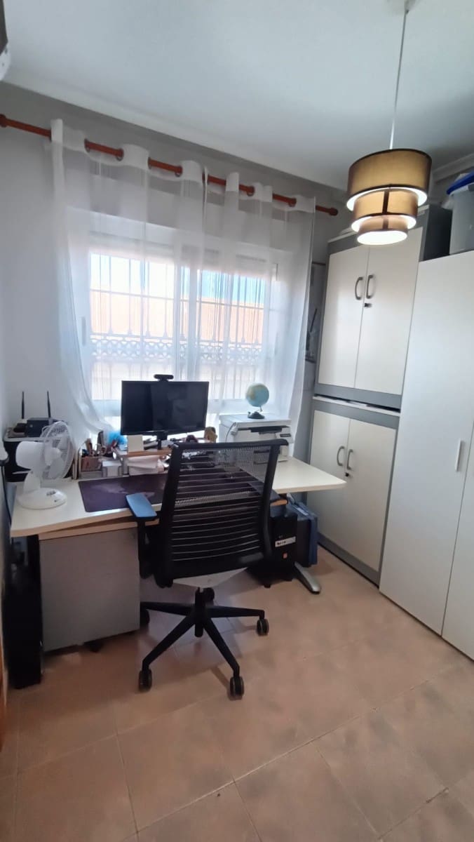 3 soverom Hus til salgs i Guardamar del Segura med svømmebasseng garasje - € 235 000 (Ref: 10088971)